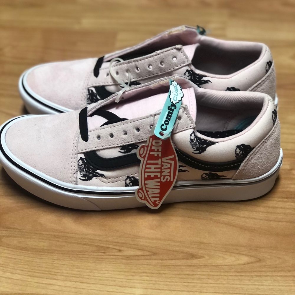 Vans Pink Skull Women’s Size 8 Skate Shoes